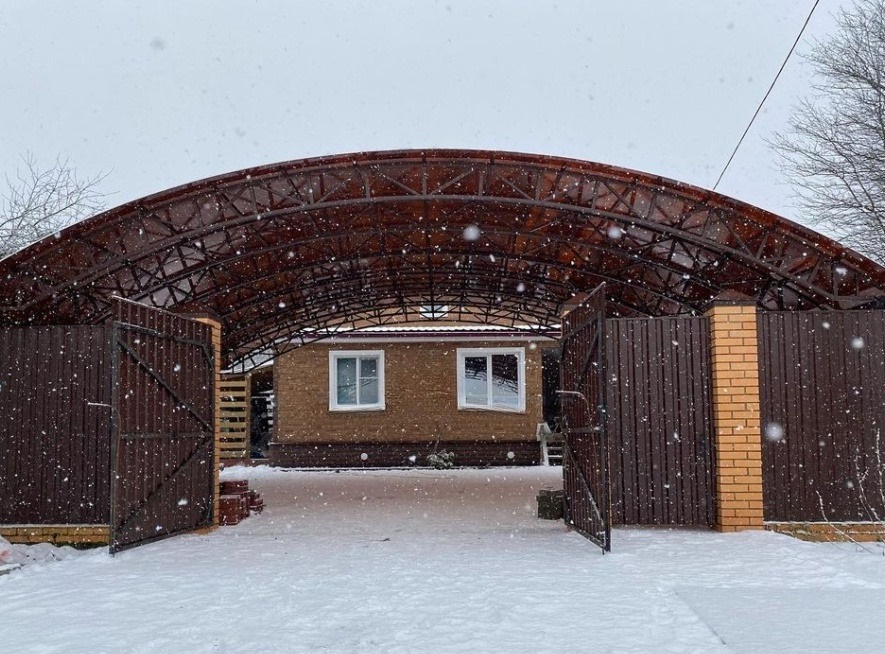 Навес для двух автомобилей 10*18*2,5 м из поликарбоната